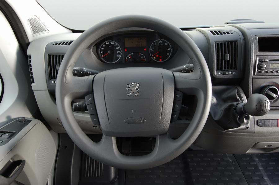  Peugeot Boxer 2006 года  (фото 11 из 81)
